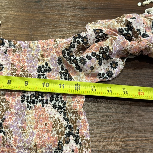 FREE PEOPLE NWT floral rushed with sheer Sleeves Top. - Picture 6 of 7